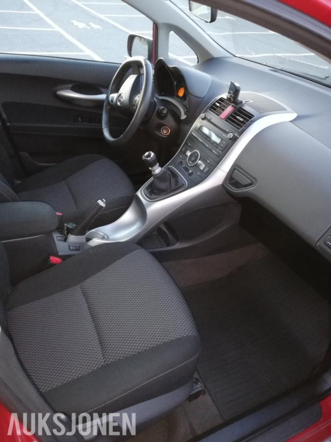 2011 Toyota Auris 1.4 Diesel 90hk EU ok til 08.2027