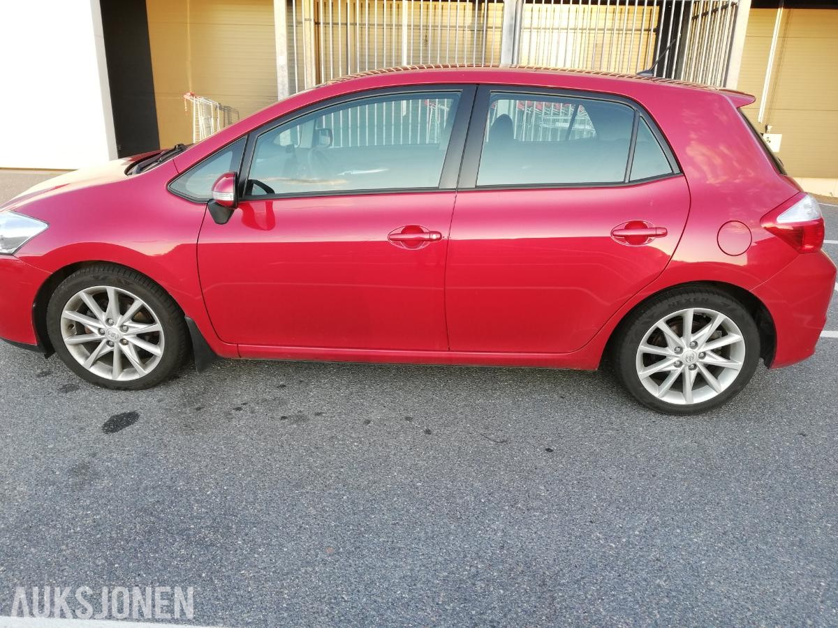 2011 Toyota Auris 1.4 Diesel 90hk EU ok til 08.2027