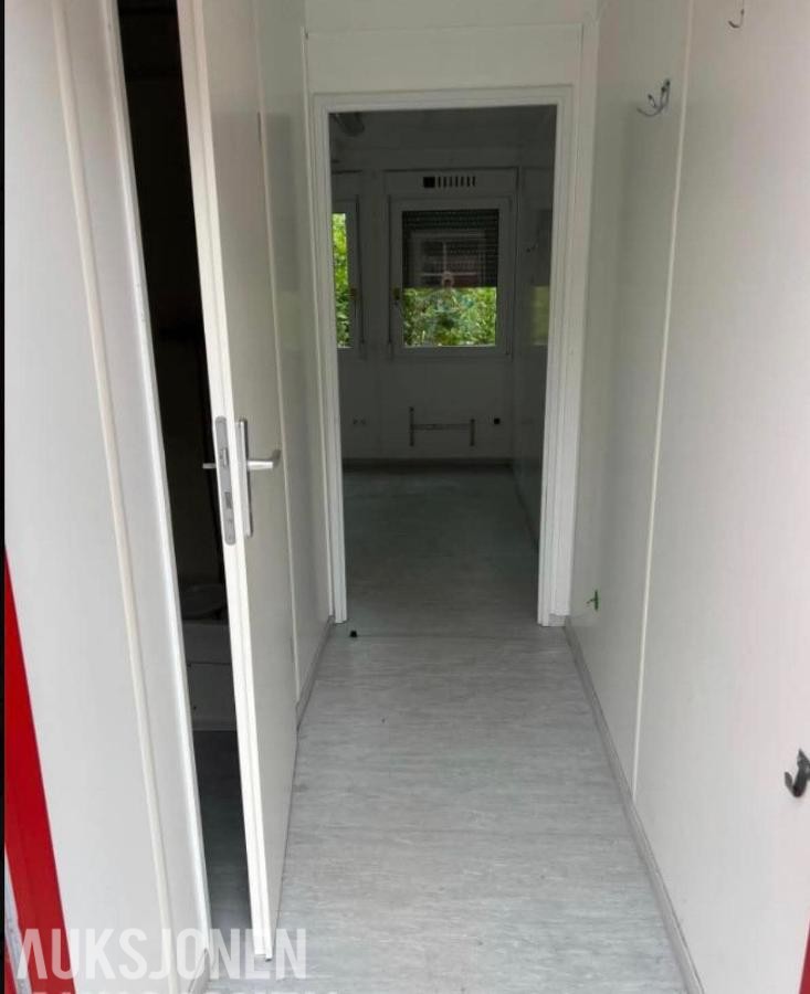 2009 Containex Brakke container med wc/dusj/minikjøkken