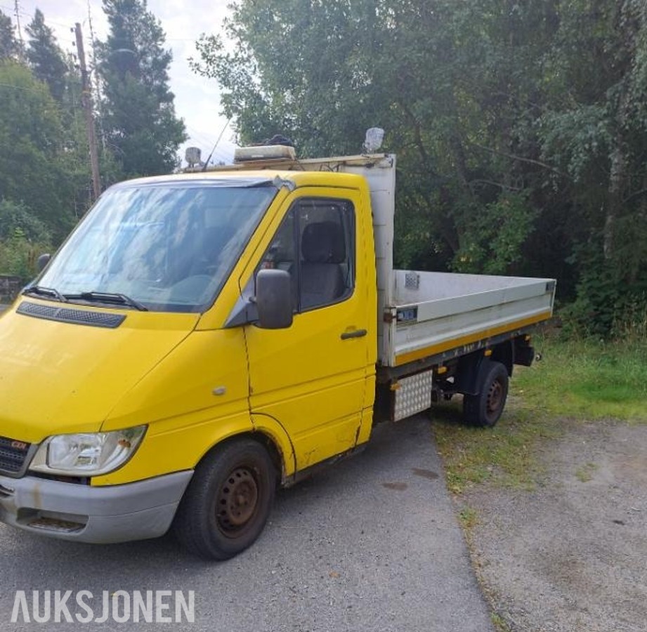 2004 Mercedes-Benz Sprinter Kranbil 311 CDI 2.1 109hk - INGEN MINSTEPRIS