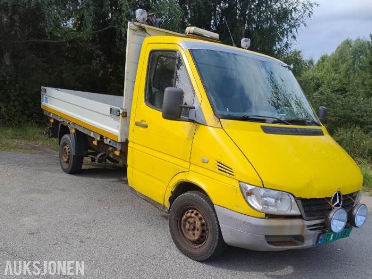 2004 Mercedes-Benz Sprinter Kranbil 311 CDI 2.1 109hk - INGEN MINSTEPRIS