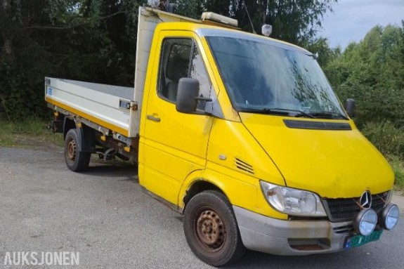 2004 Mercedes-Benz Sprinter Kranbil 311 CDI 2.1 109hk - INGEN MINSTEPRIS