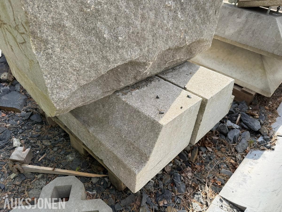 Større granittblokker - varierende størrelser og utførelser