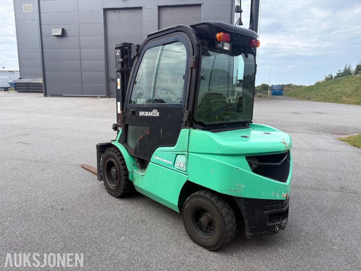 2007 Mitsubishi FD30N Gaffel truck 3055 timer