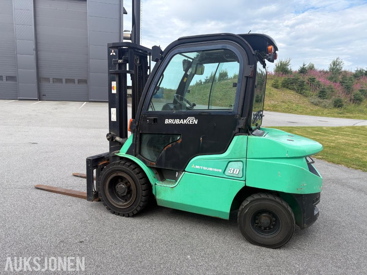 2007 Mitsubishi FD30N Gaffel truck 3055 timer