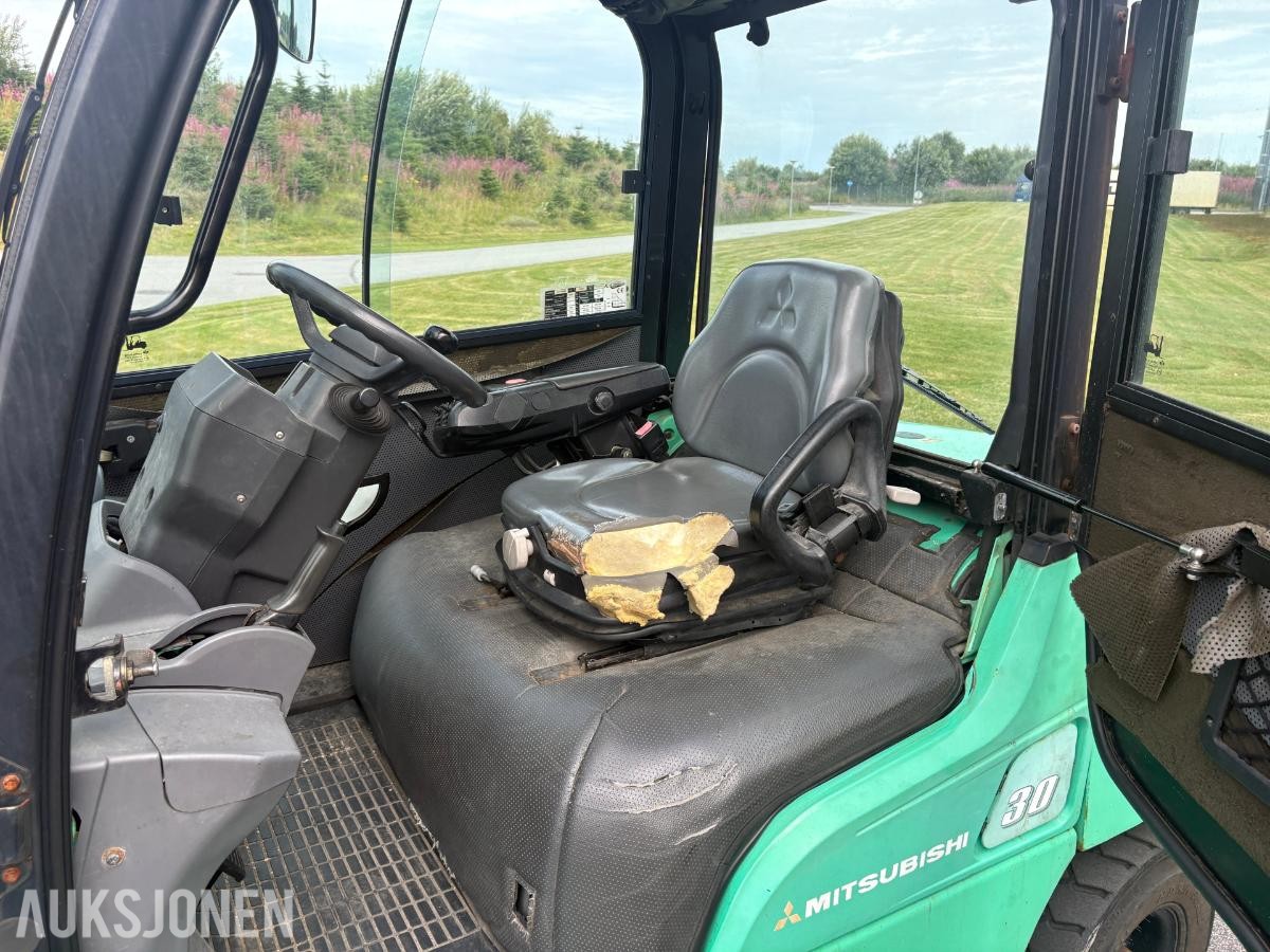 2007 Mitsubishi FD30N Gaffel truck 3055 timer