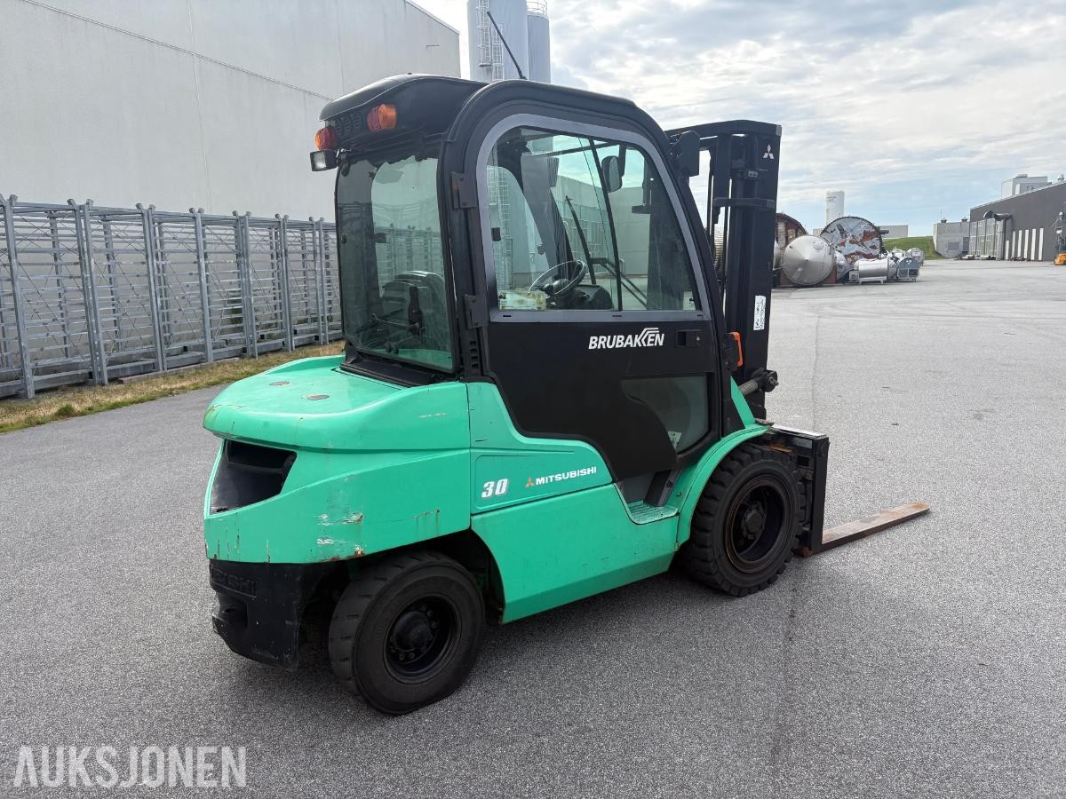 2007 Mitsubishi FD30N Gaffel truck 3055 timer
