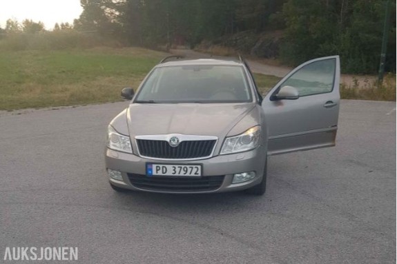 2011 Skoda Octavia 1.6 105hk 4X4 cruisekontroll forvarmer motor s+v dekk