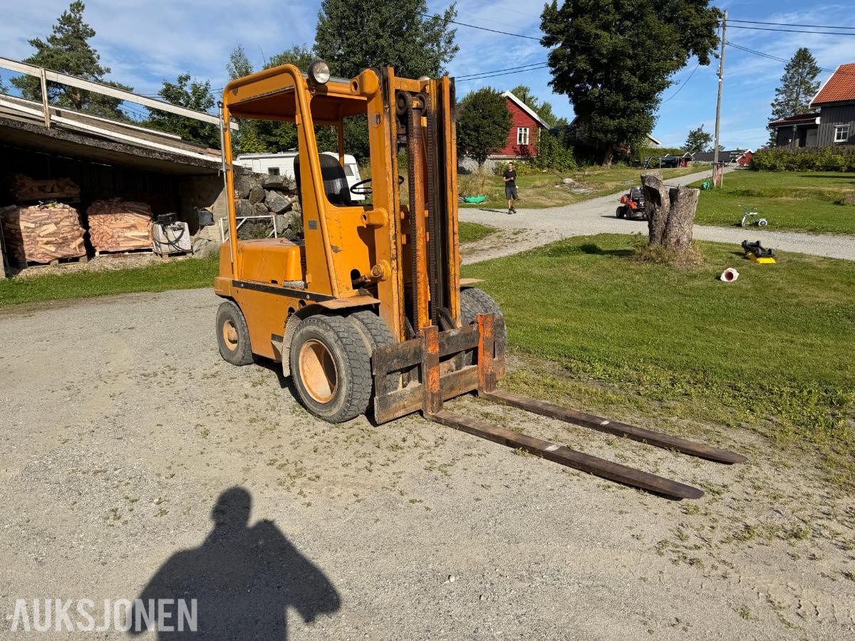 OM DIM 30 B gaffeltruck