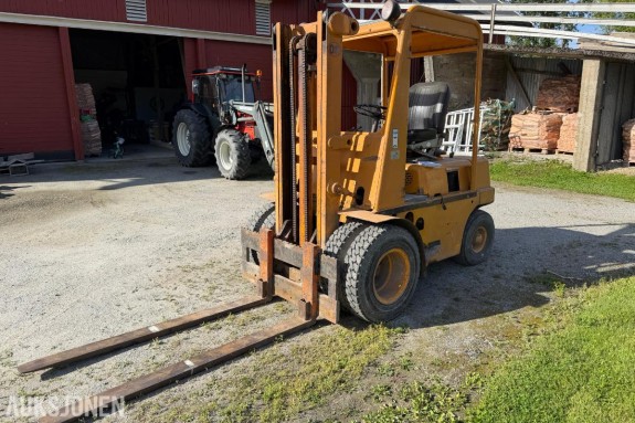 OM DIM 30 B gaffeltruck