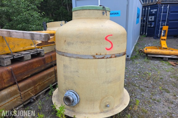 Glassfiber tank med lokk