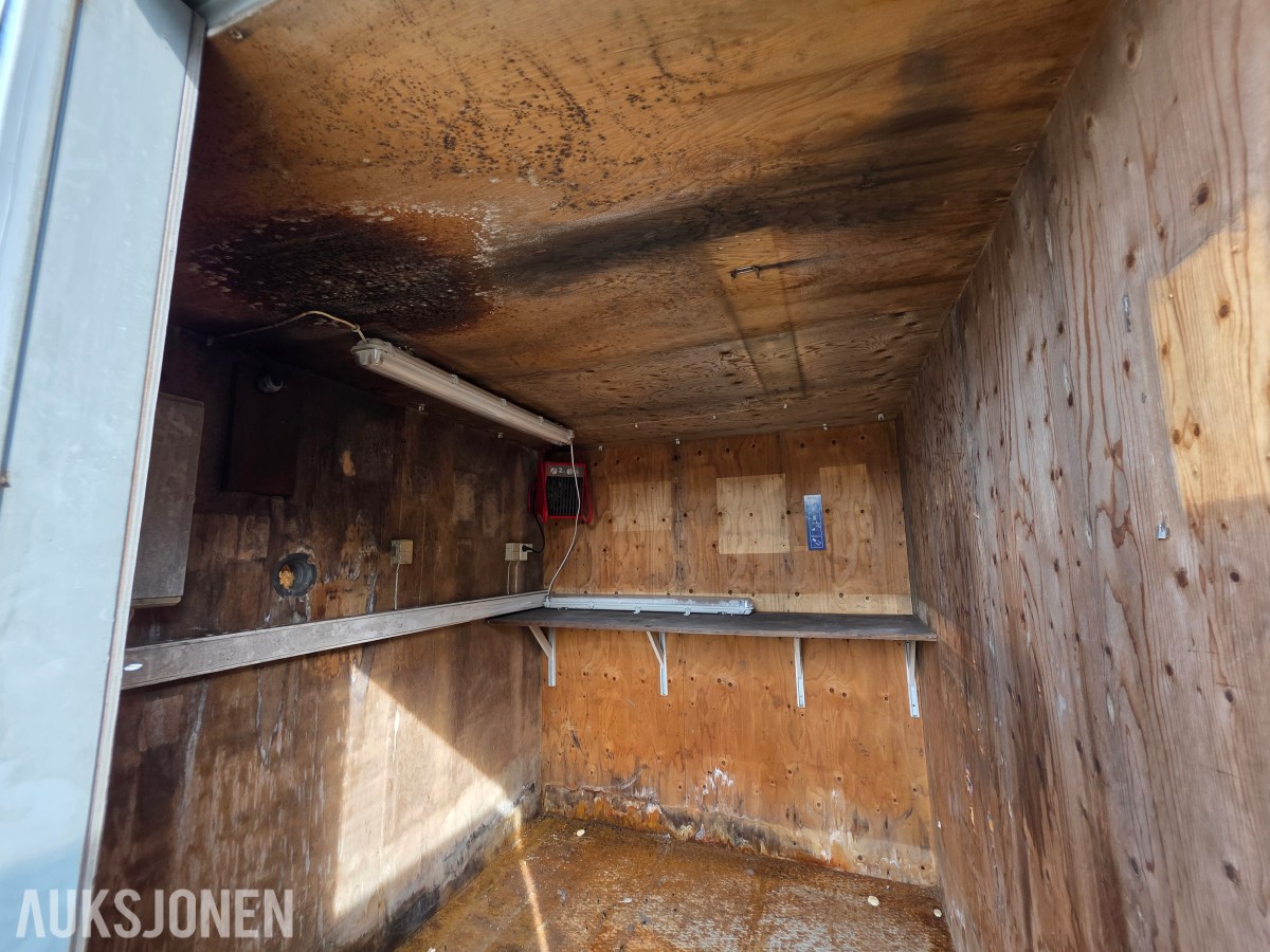 Container med innlagt strøm