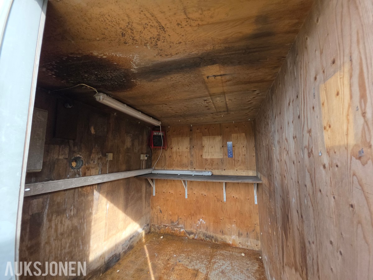 Container med innlagt strøm