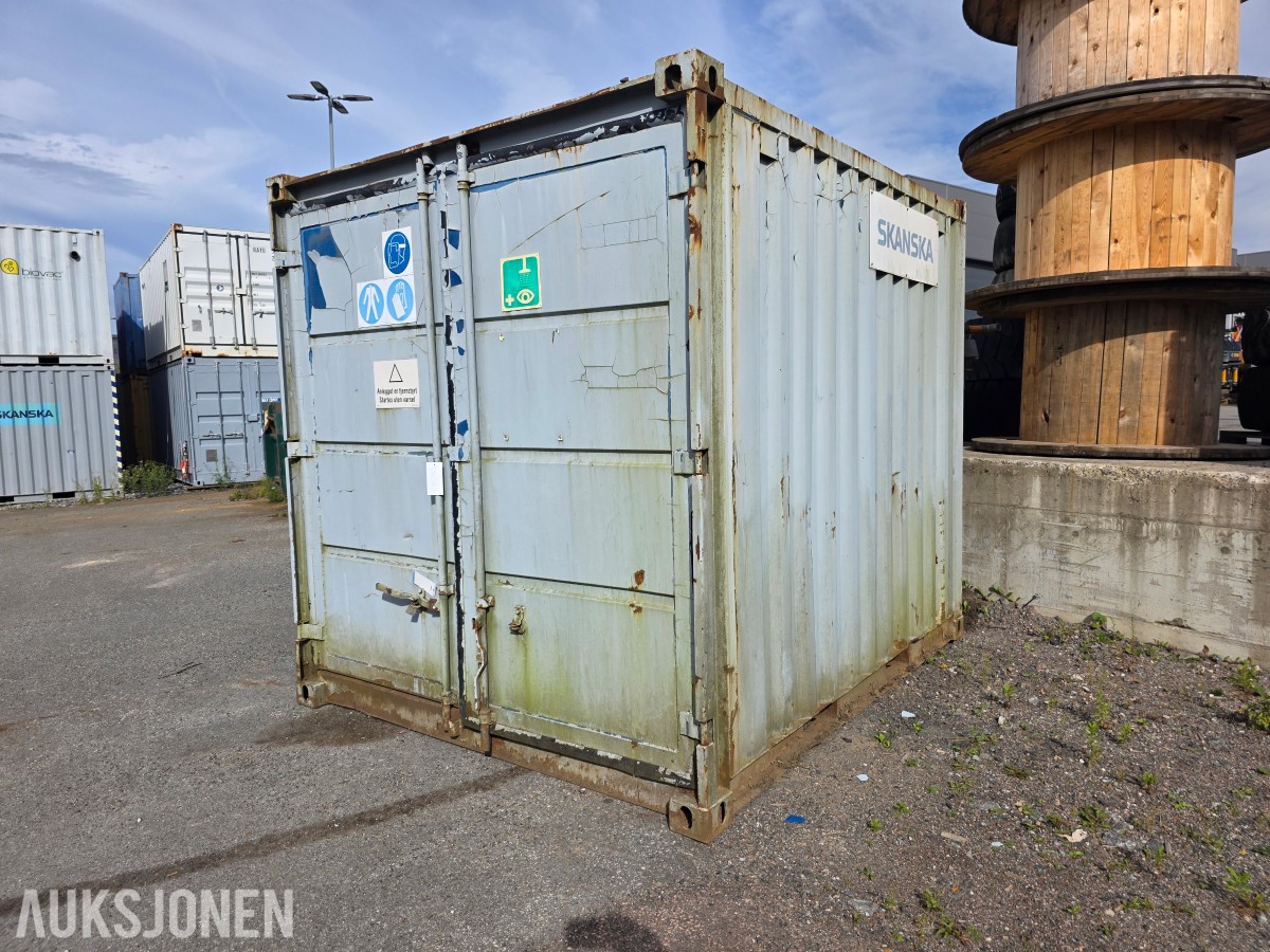 Container med innlagt strøm