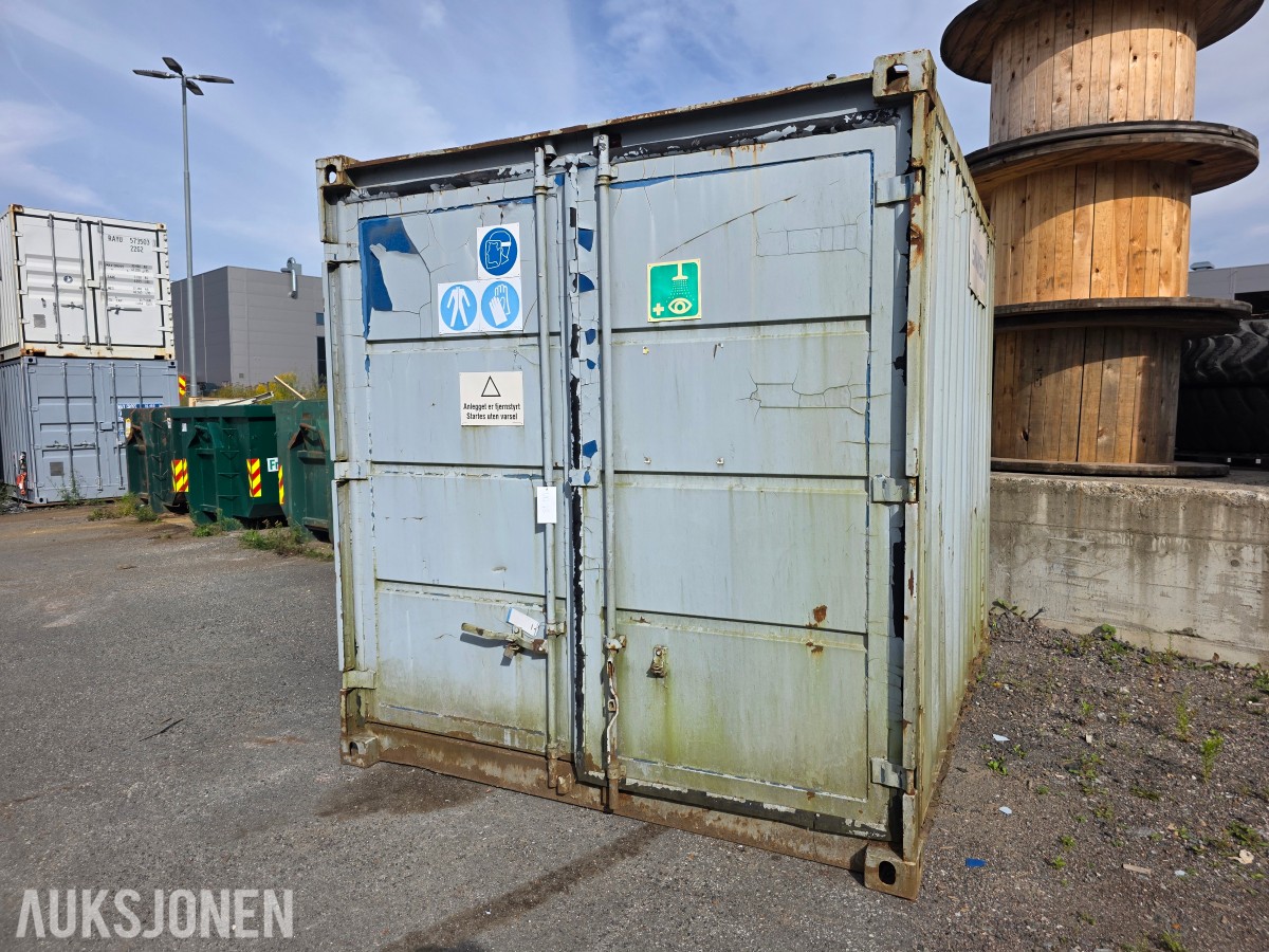 Container med innlagt strøm