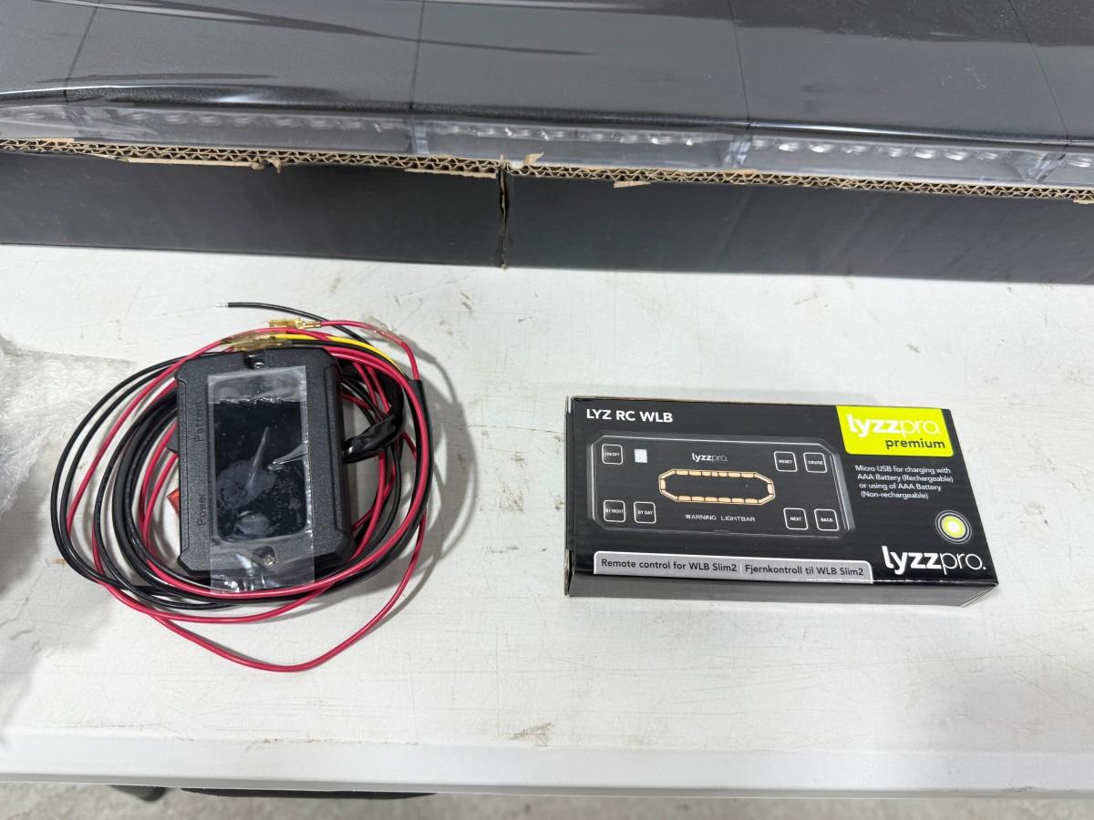 Lyzzpro LED varsellysbjelke LYZ WLB SLIM2 180, 12/24V