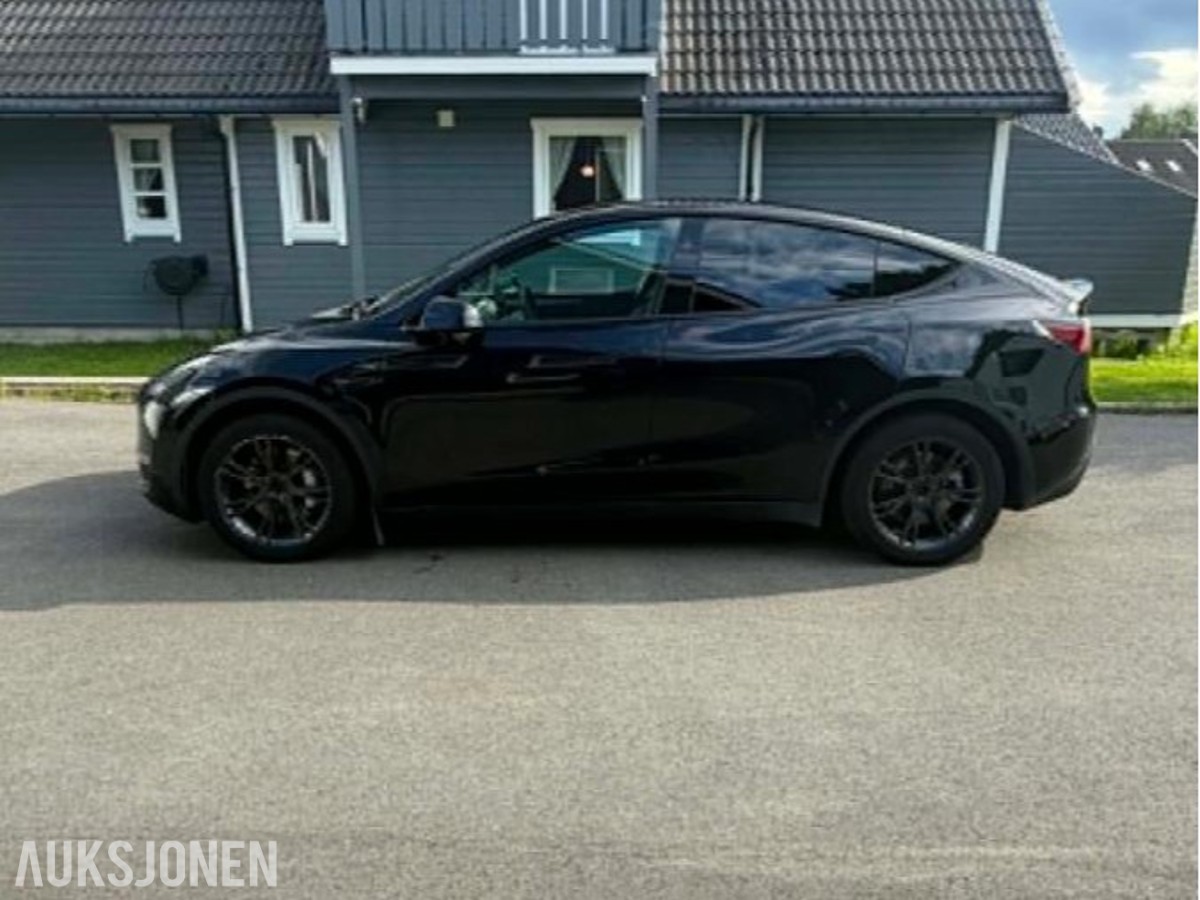 2024 Tesla Model Y Long Range AWD Adaptiv cruisekontroll, Ryggekamera, Hengerfeste