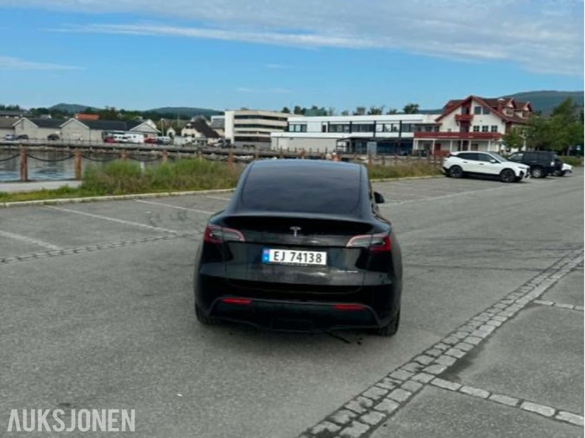 2024 Tesla Model Y Long Range AWD Adaptiv cruisekontroll, Ryggekamera, Hengerfeste