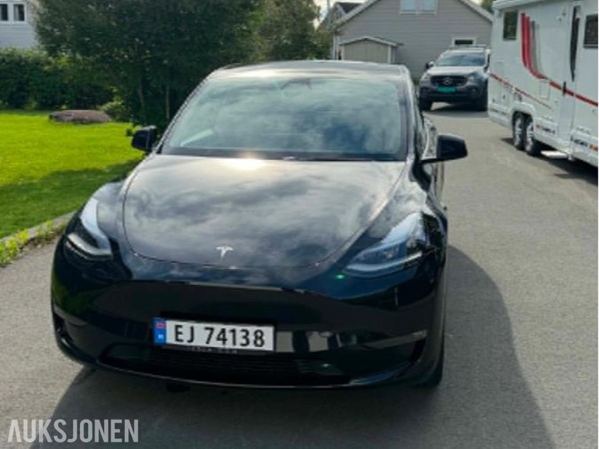 2024 Tesla Model Y Long Range AWD Adaptiv cruisekontroll, Ryggekamera, Hengerfeste