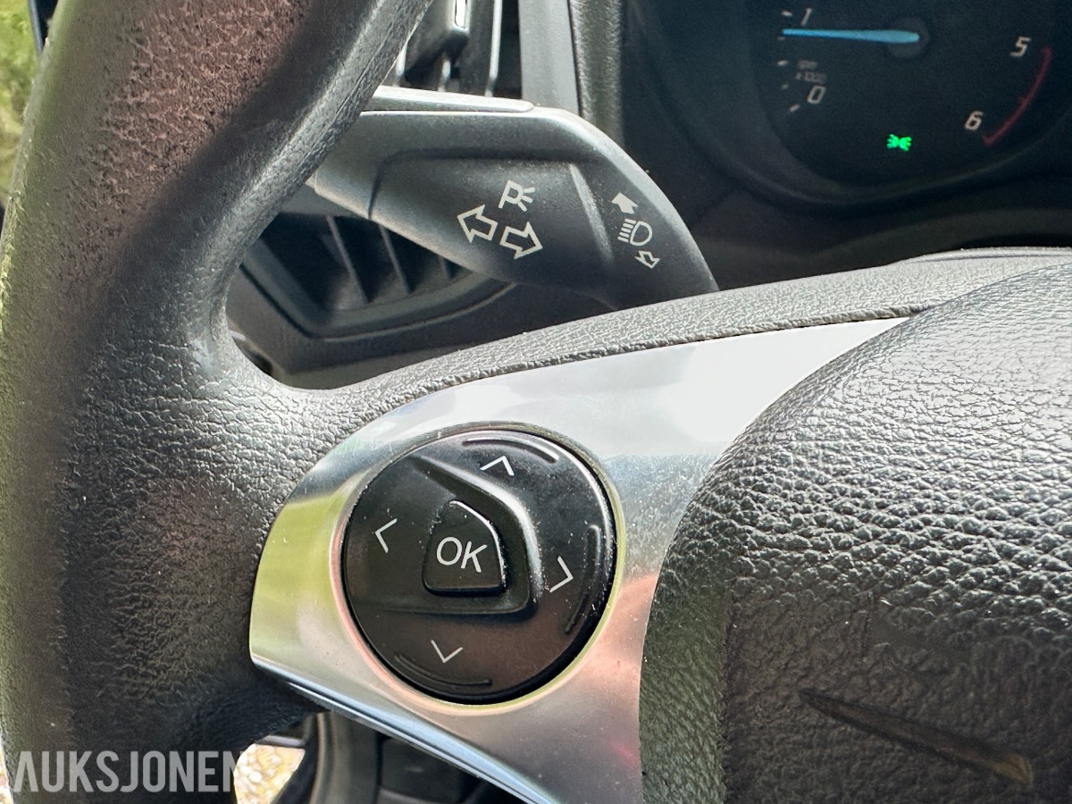 2015 Ford TRANSIT CONNECT | Lang utgave | 3-seter | Hengerfeste | Reparasjonsobjekt, 197347km