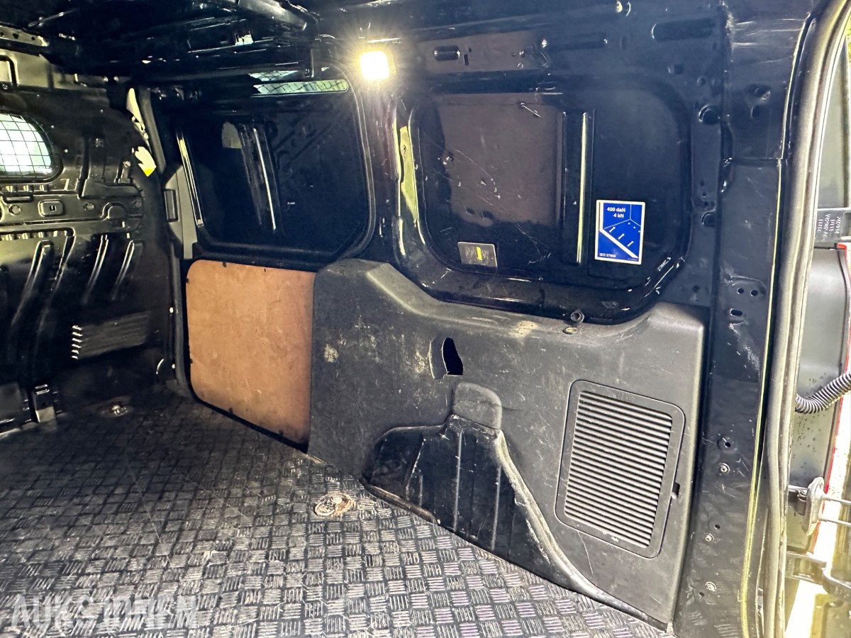 2015 Ford TRANSIT CONNECT | Lang utgave | 3-seter | Hengerfeste | Reparasjonsobjekt, 197347km