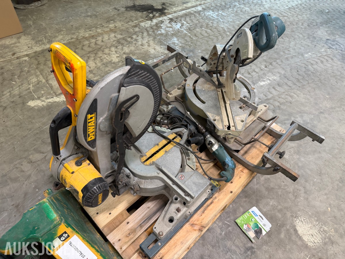 Parti med kapp-/gjærsager og elektrisk verktøy – Makita og DeWalt
