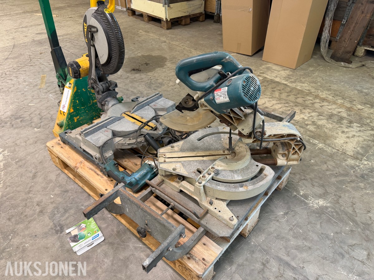 Parti med kapp-/gjærsager og elektrisk verktøy – Makita og DeWalt