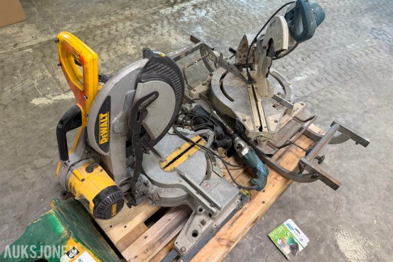 Parti med kapp-/gjærsager og elektrisk verktøy – Makita og DeWalt