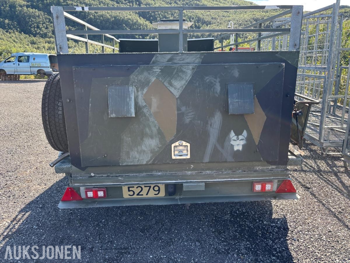 2007 Buster hundetilhenger med 4 oppvarmede rom