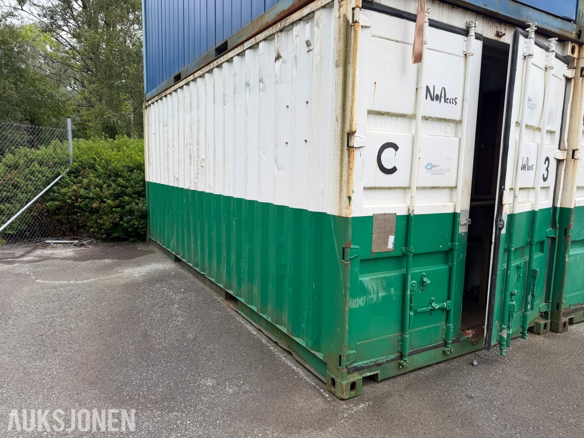 20 fots container med doble containerdører i enden.