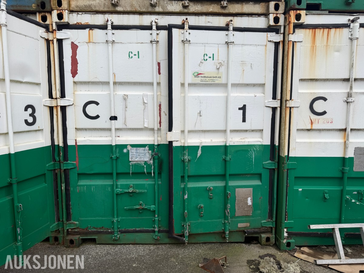 20 fots container med diverse innhold