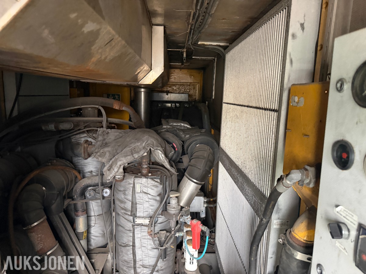 20 fots container med 2 stk. Mercedes-motorer og kompressorer