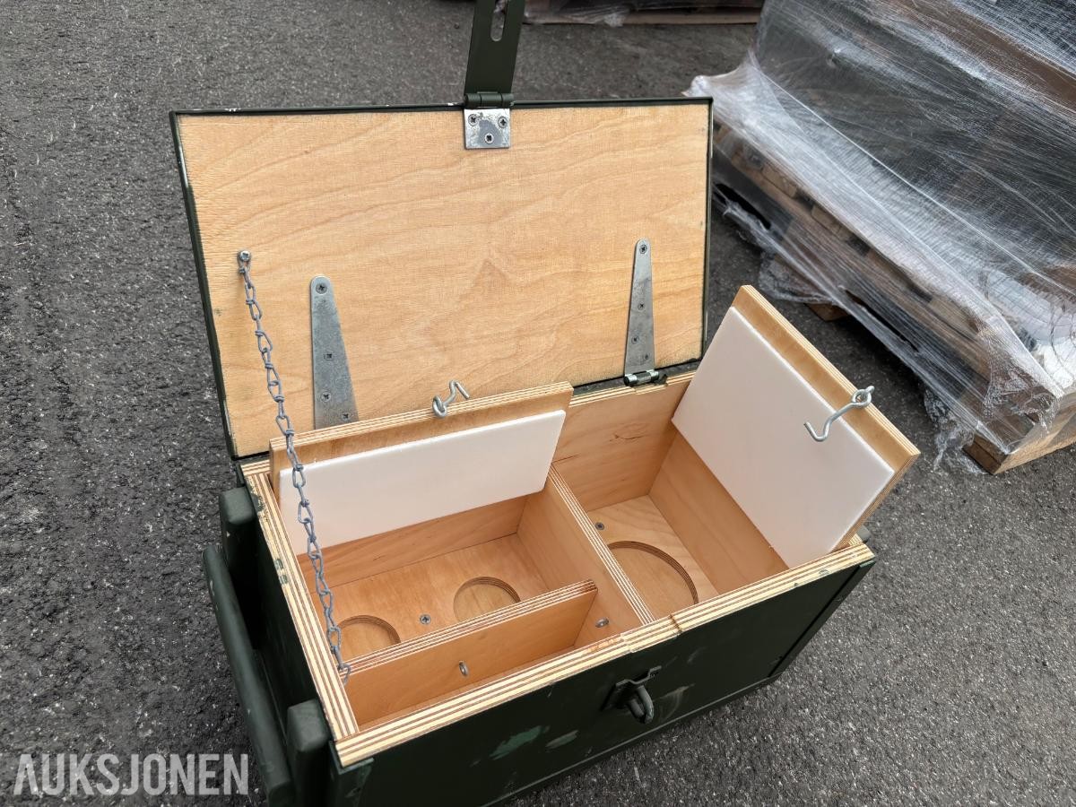 24stk. Forsvaret feltkasser for reservedeler