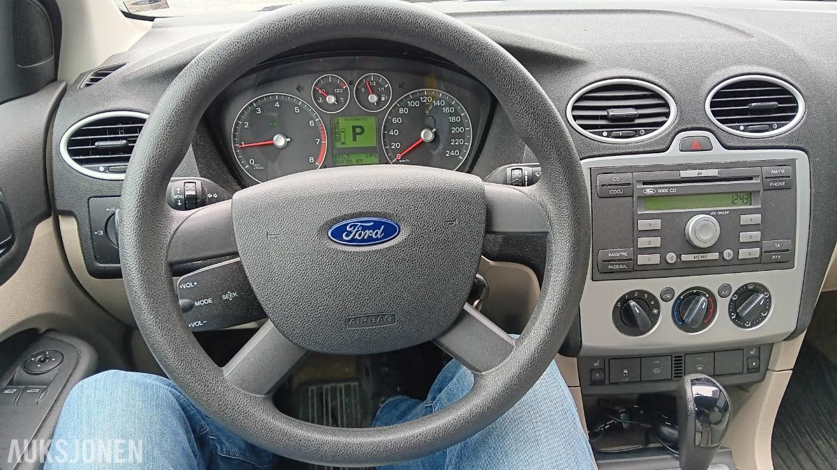 2005 Ford Focus 1.6-100HK AUTOMAT 5.dørs PKK Okt 27, 60701km