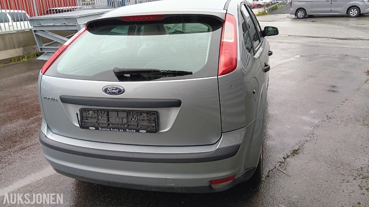 2005 Ford Focus 1.6-100HK AUTOMAT 5.dørs PKK Okt 27, 60701km