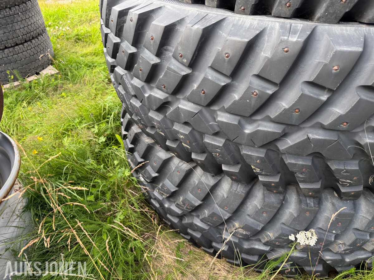 John Deere pigghjul – 2x 440/80R28 + 2x 540/50R38