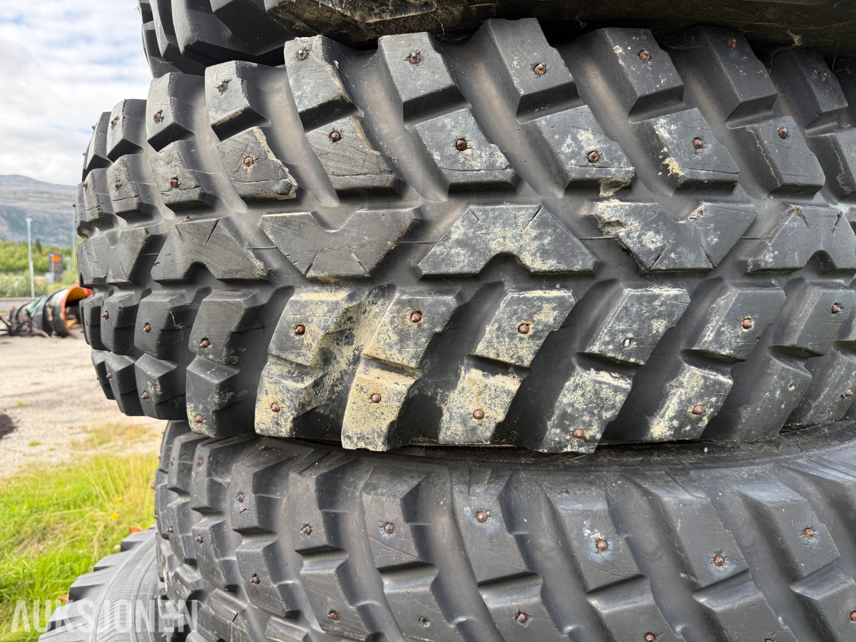 John Deere pigghjul – 2x 440/80R28 + 2x 540/50R38