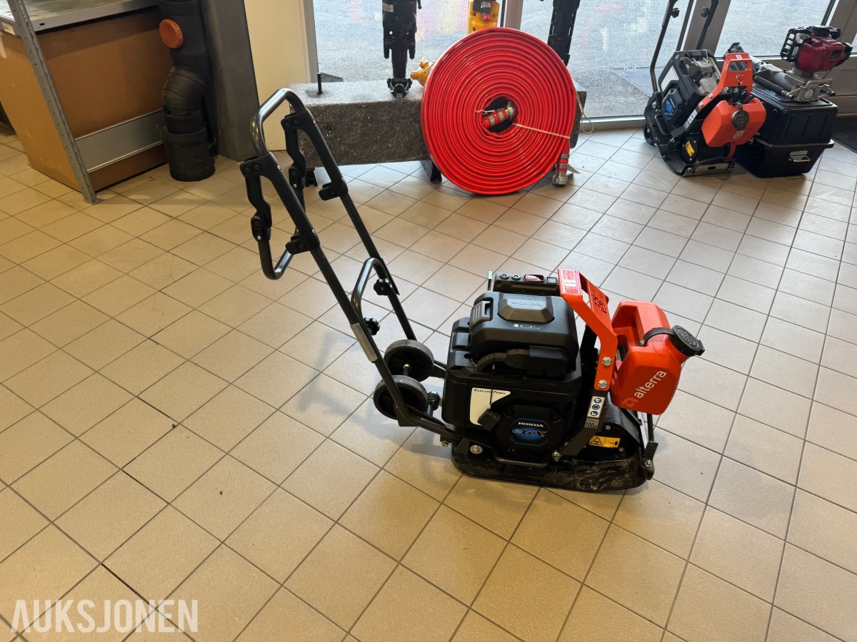 2023 Husqvarna LF 60 LAT – Batteridrevet Vibrasjonsplate (Utstillingsmodell)