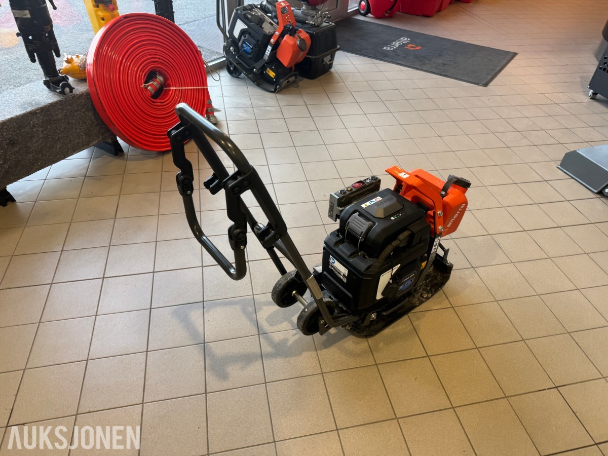 2023 Husqvarna LF 60 LAT – Batteridrevet Vibrasjonsplate (Utstillingsmodell)