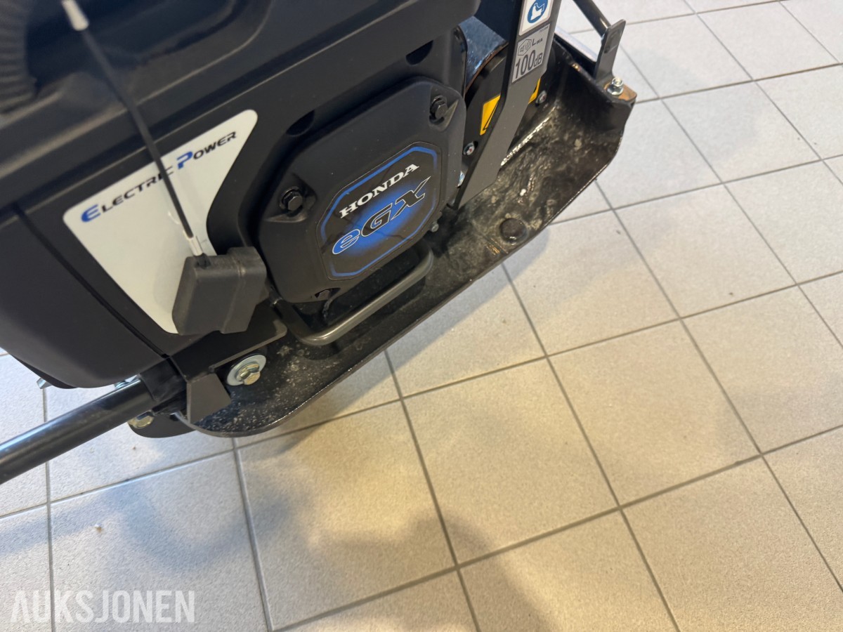 2023 Husqvarna LF 60 LAT – Batteridrevet Vibrasjonsplate (Utstillingsmodell)