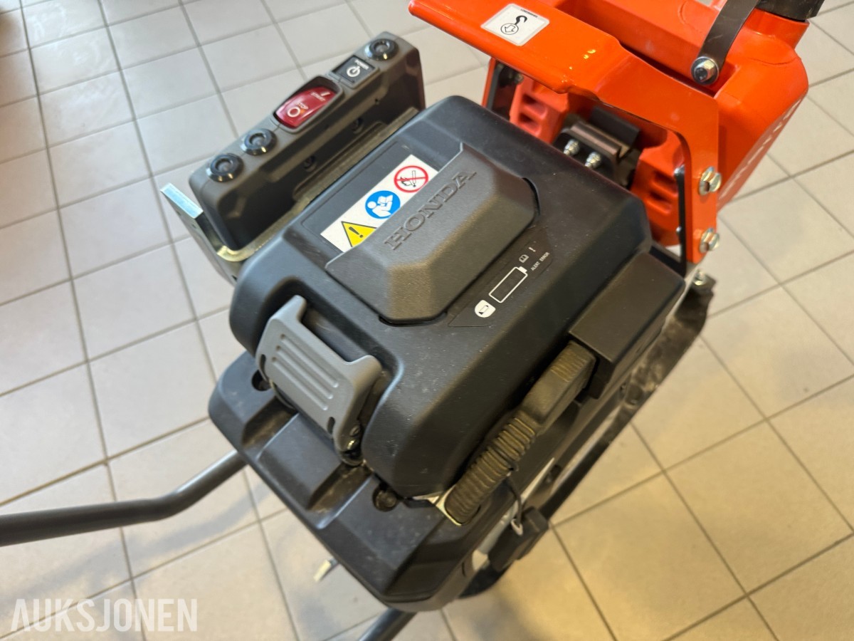 2023 Husqvarna LF 60 LAT – Batteridrevet Vibrasjonsplate (Utstillingsmodell)