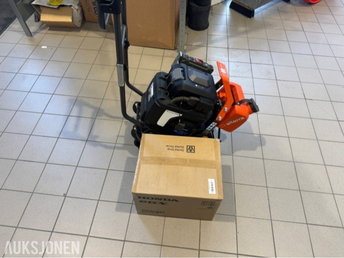 2023 Husqvarna LF 60 LAT – Batteridrevet Vibrasjonsplate (Utstillingsmodell)
