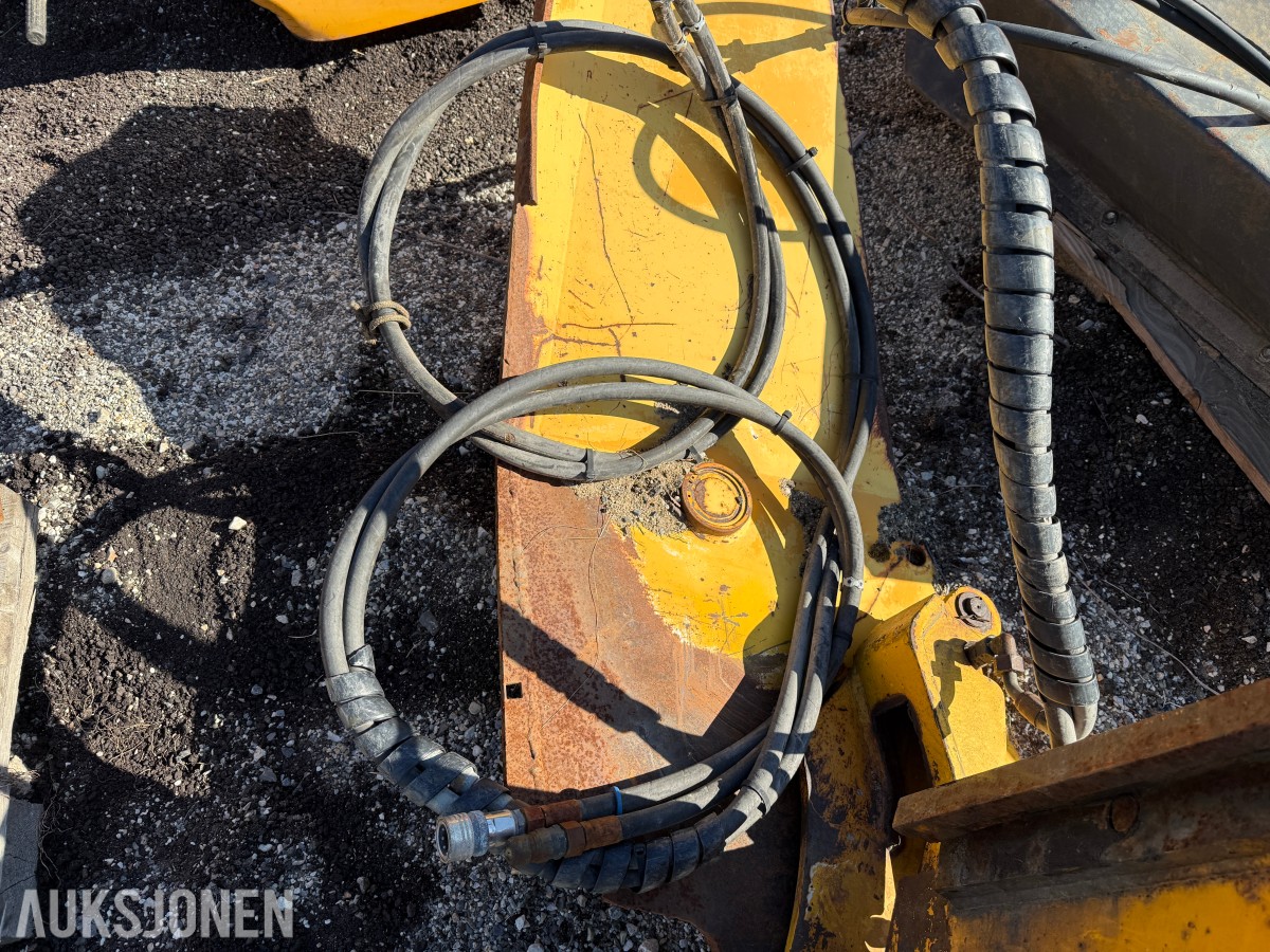 Hydraulisk snø-/grusstopper til skjær / veghøvel