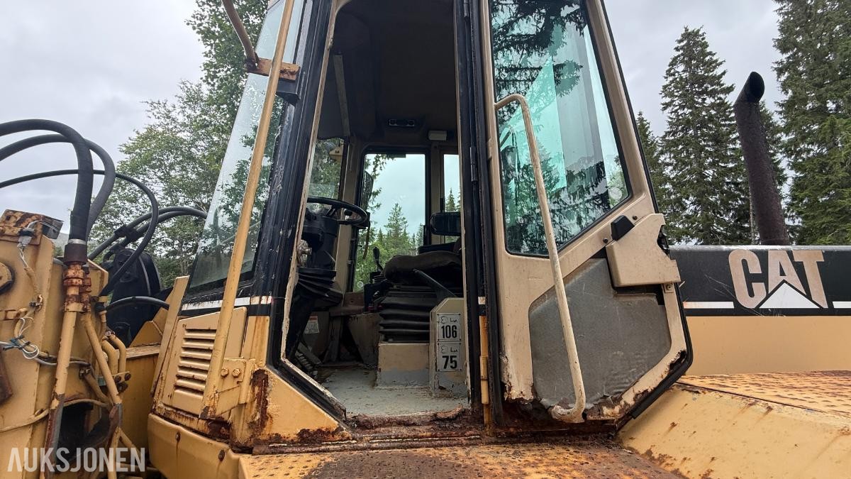 1996 Cat IT28F hjullaster m/ pallegafler og 2 skuffer 
