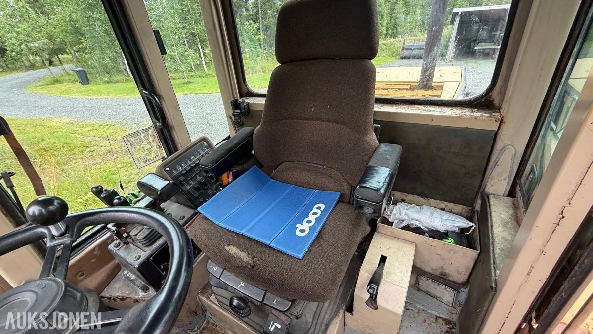 1996 Cat IT28F hjullaster m/ pallegafler og 2 skuffer 
