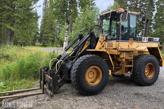 1996 Cat IT28F hjullaster m/ pallegafler og 2 skuffer 