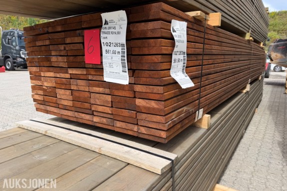 Terrassebord 28 x 145 Glatt Ende sprekk 1 sort Furu