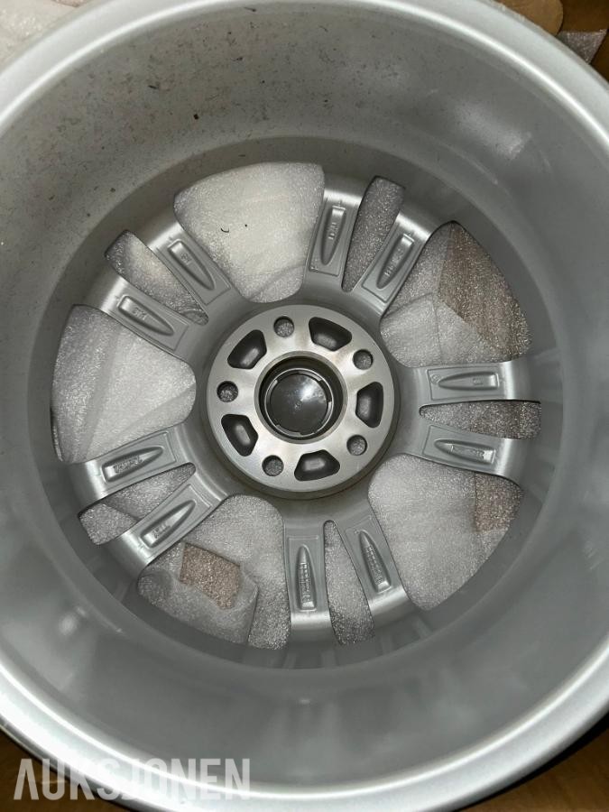 4 stk. 17" aluminiumsfelger 5x114,3 – 7Jx17 ET45 – sølv