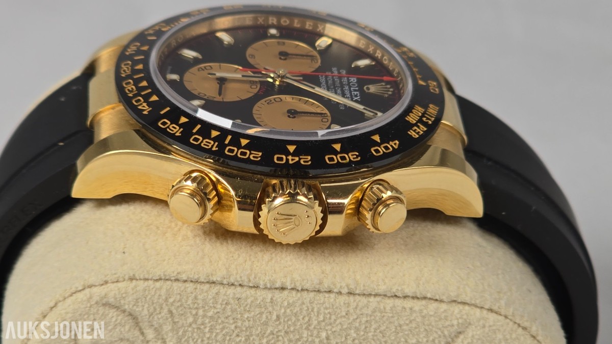 2022 Rolex Cosmograph Daytona 116518LN – 18 kt gult gull – Oysterflex