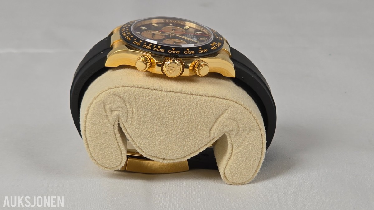 2022 Rolex Cosmograph Daytona 116518LN – 18 kt gult gull – Oysterflex